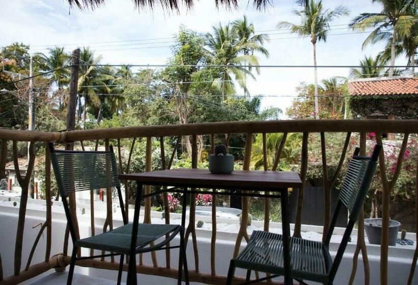 جناح جونيور, Pal.mar Hotel Tropical