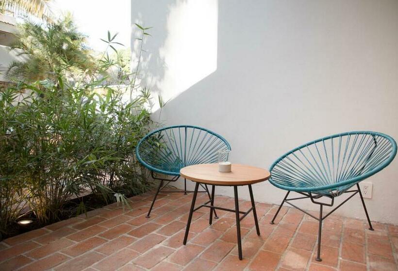 جناح, Pal.mar Hotel Tropical