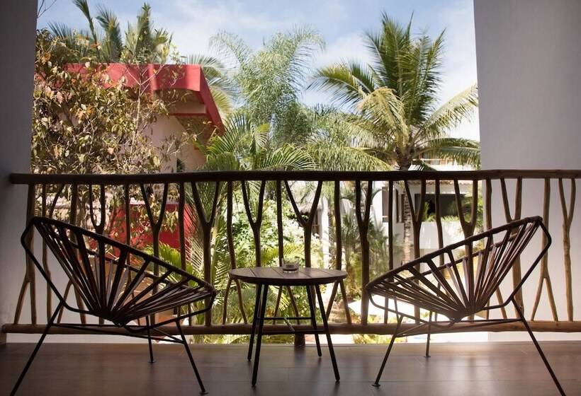 جناح, Pal.mar Hotel Tropical