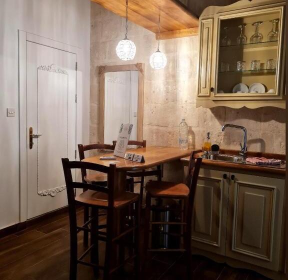 اتاق خانوادگی, Casa Asti