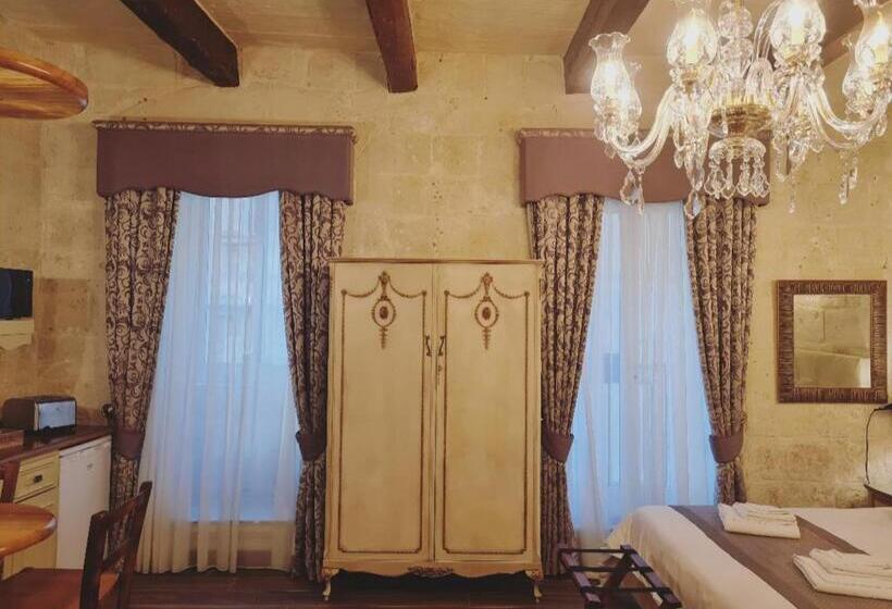 اتاق خانوادگی, Casa Asti