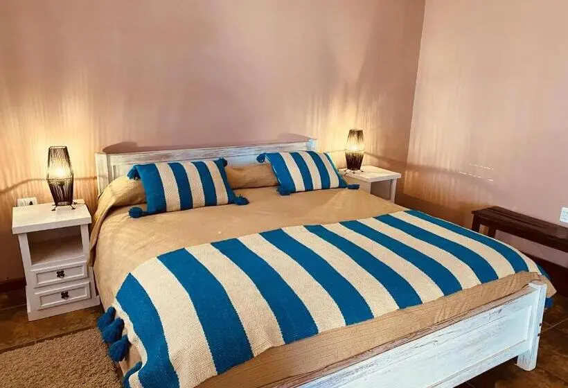 اتاق استاندارد سه نفره, Hostal Katari