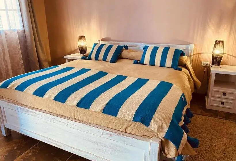 اتاق استاندارد سه نفره, Hostal Katari