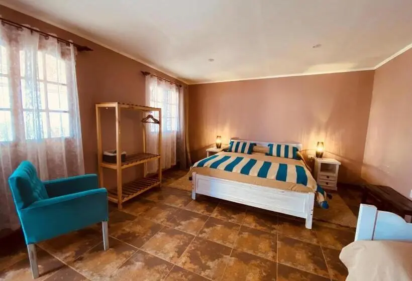 اتاق استاندارد سه نفره, Hostal Katari