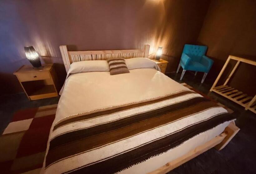 Standard Neljän Hengen Huone, Hostal Katari