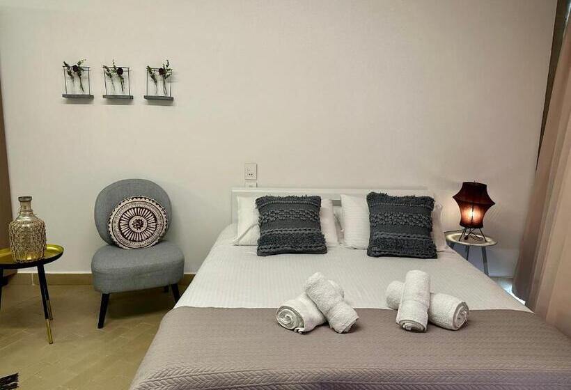 اتاق استاندارد با بالکن و چشم‌انداز دریا, St Paul Resort