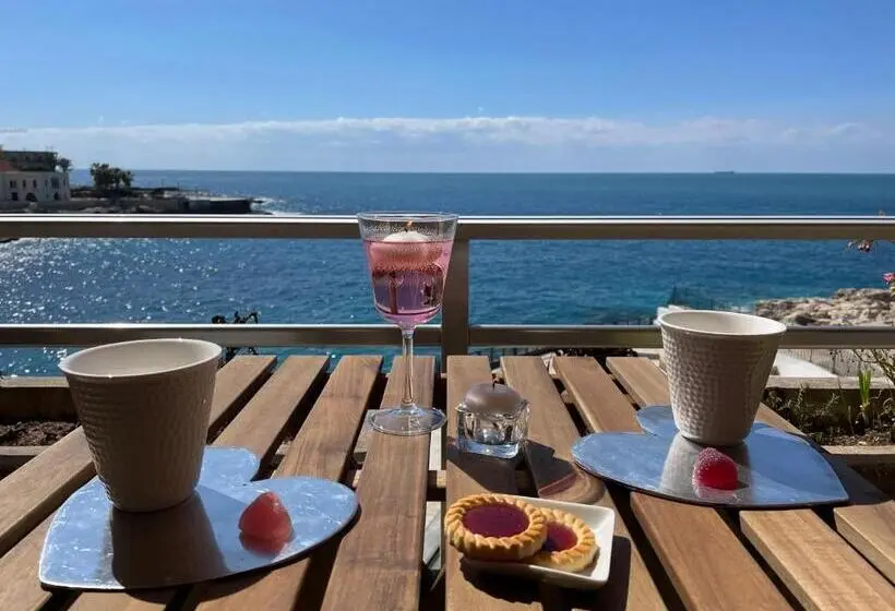اتاق لوکس با بالکن و چشم‌انداز دریا, St Paul Resort