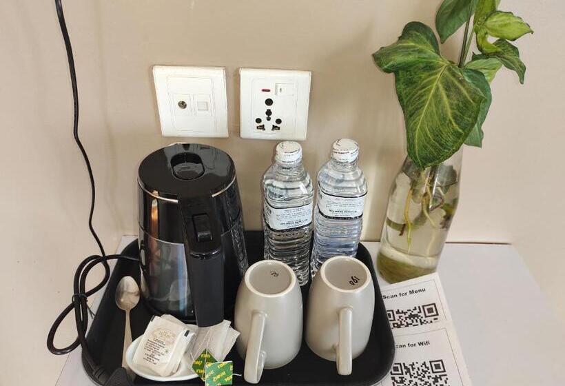 اتاق استاندارد سه تخته با بالکن, High Ground Inn Sarangkot