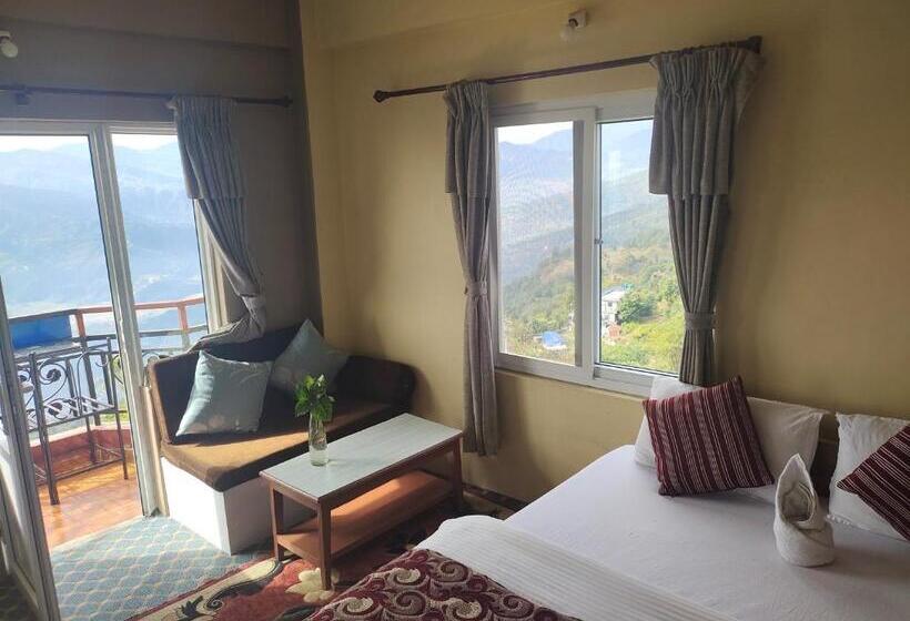 اتاق لوکس با بالکن, High Ground Inn Sarangkot