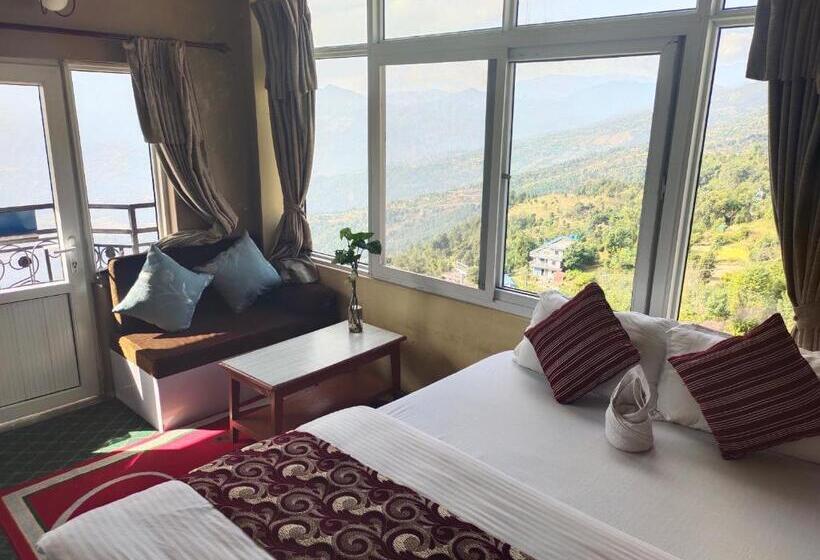 اتاق لوکس با بالکن, High Ground Inn Sarangkot