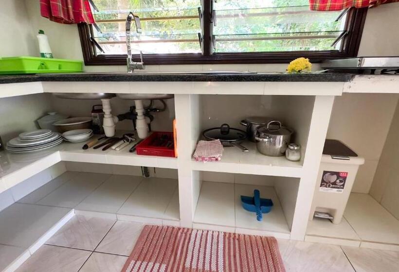 بانگلوی استاندارد, Cocotier Du Rocher