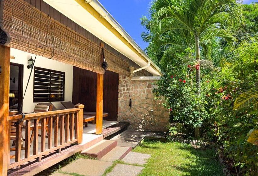 بانگلوی لوکس, Cocotier Du Rocher