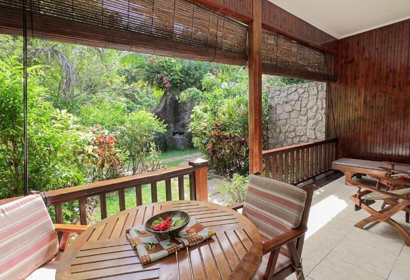 بانگلوی لوکس, Cocotier Du Rocher