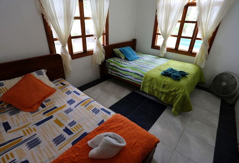 خانه 2 خوابه, The Galapagos Pearl B&b