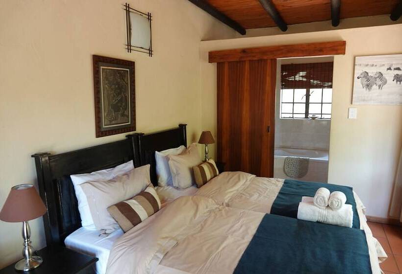 Pokój Standard Trzyosobowy, Crocodile Kruger Safari Lodge