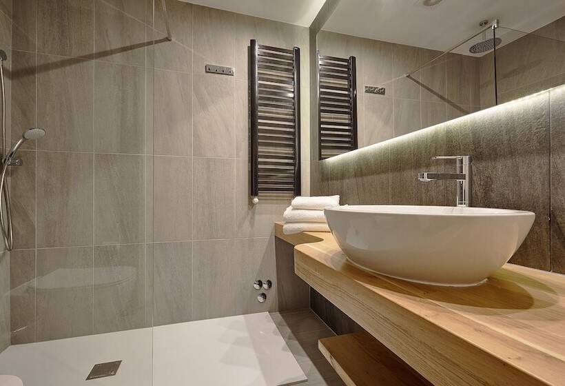 اتاق پریمیوم سه تخته, Pensjonat Tatry