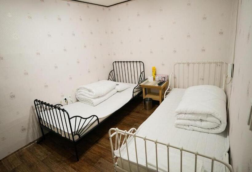 اتاق عادی, Suncheon Namu Guesthouse