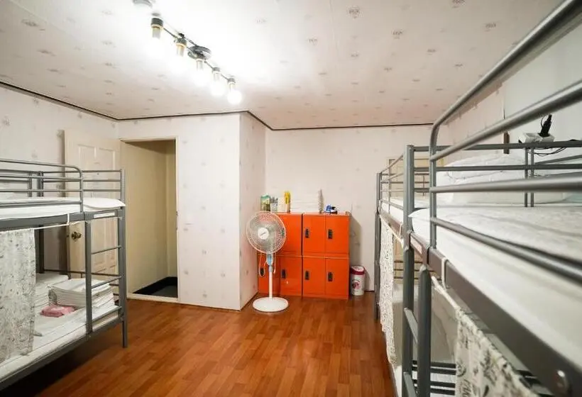 Vuode Makuusalissa, Suncheon Namu Guesthouse