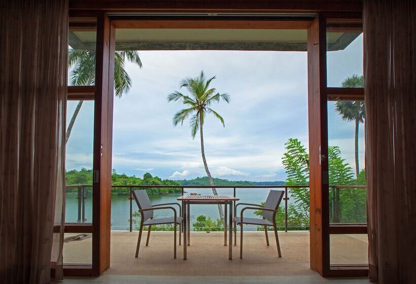 标准间, Tri By Amaya