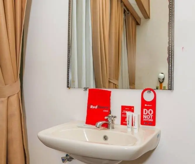 Budget Værelse, Reddoorz Plus @ Surapati 2