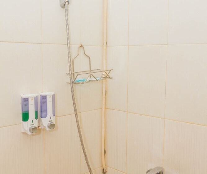 经济房, Reddoorz Plus @ Surapati 2