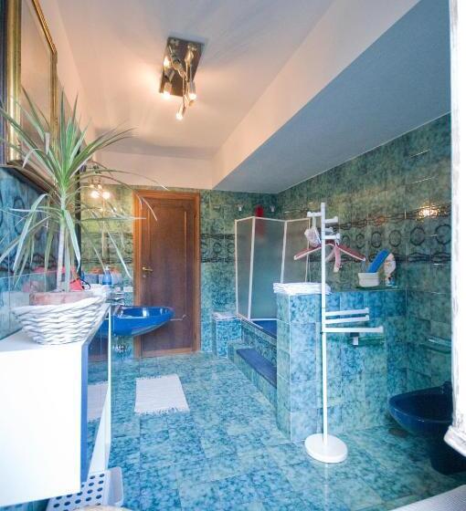 اتاق استاندارد چهارنفره با سرویس بهداشتی مشترک, B&b San Michele