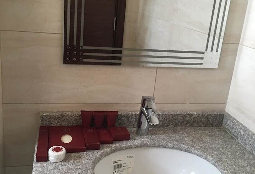 سوییت اجرایی, Bristol Hotel Salalah