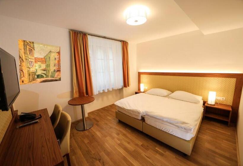 スタンダードルーム, Das Schärding