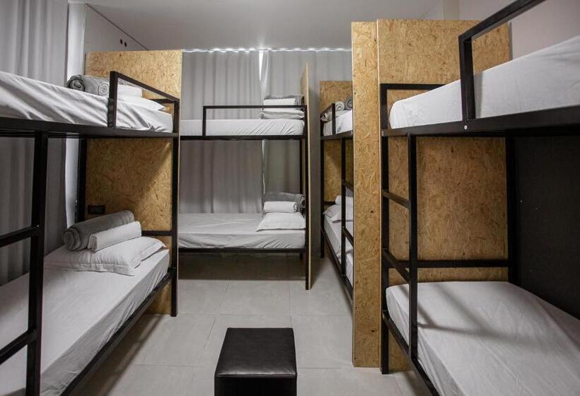 מיטה בחדר משותף, Innbox Centro