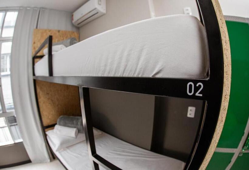 מיטה בחדר משותף, Innbox Centro