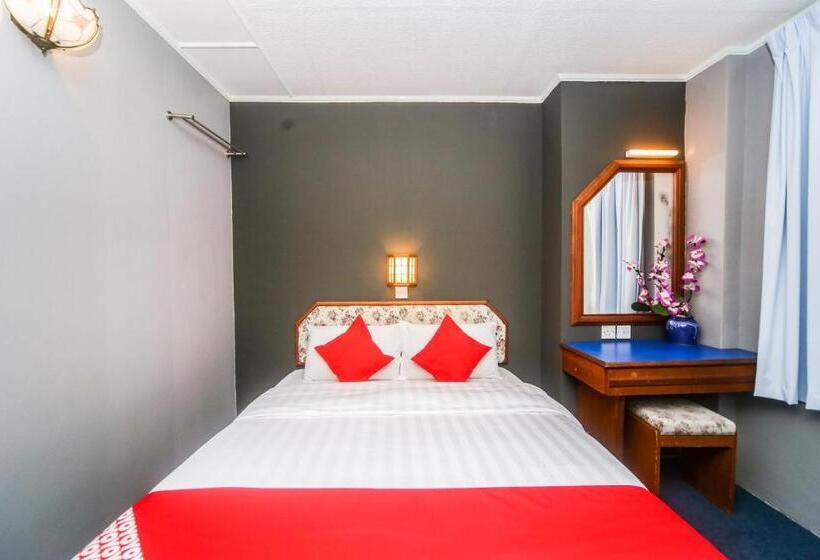 Номер Deluxe, Lutana By Oyo Rooms