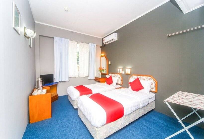 Номер Deluxe, Lutana By Oyo Rooms