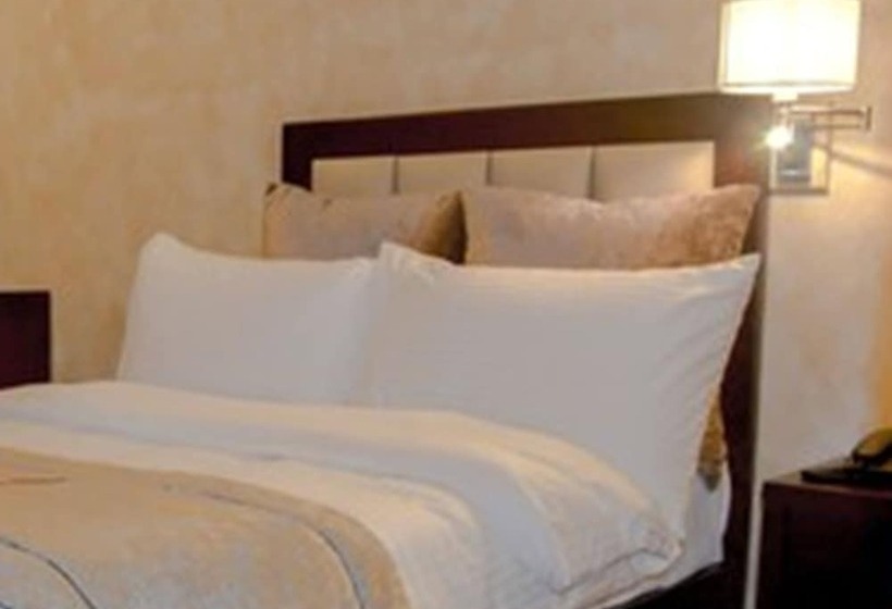 اتاق استاندارد یک نفره, Mamba Point