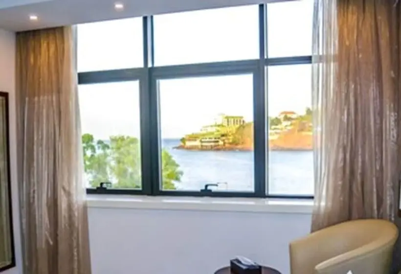 اتاق لوکس با چشمانداز دریا, Mamba Point