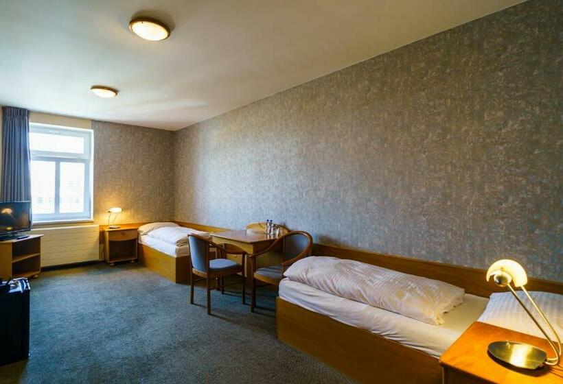 חדר אקונומי, U Labutě