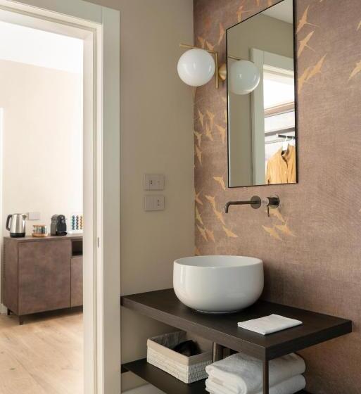 سوییت جونیور, Della Spiga Suites By Brera Apartments
