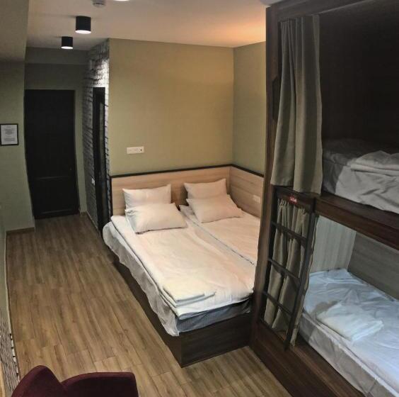 اتاق خانوادگی, Loft Host Yerevan