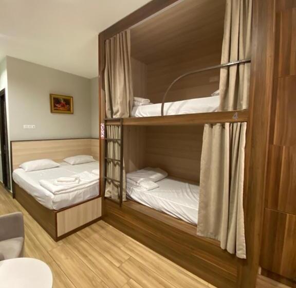 اتاق خانوادگی, Loft Host Yerevan