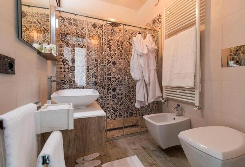 غرفة سوبيريور, Domo Pro Vois