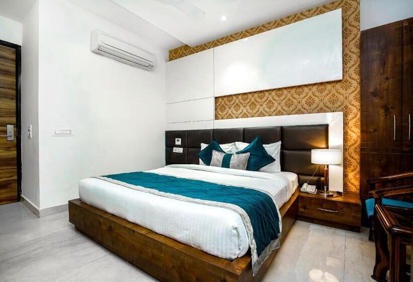 اتاق لوکس, Amritsar Grand