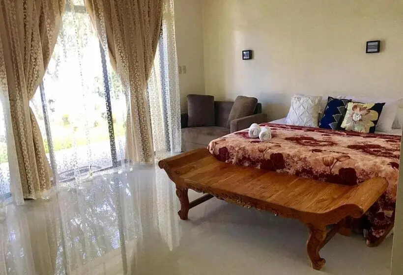 اتاق لوکس با تخت بزرگ, Bentrina Diving Resort