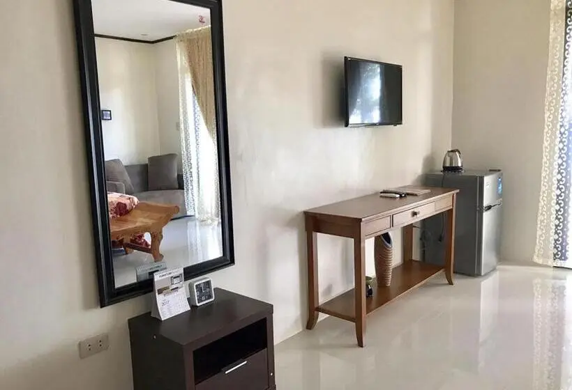 اتاق لوکس با چشم‌انداز دریا, Bentrina Diving Resort