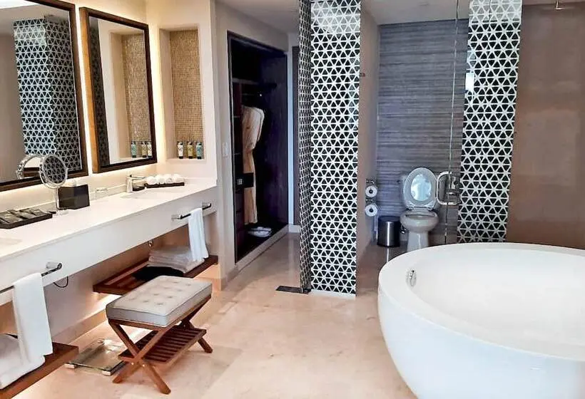 Deluxe Suite Sea View