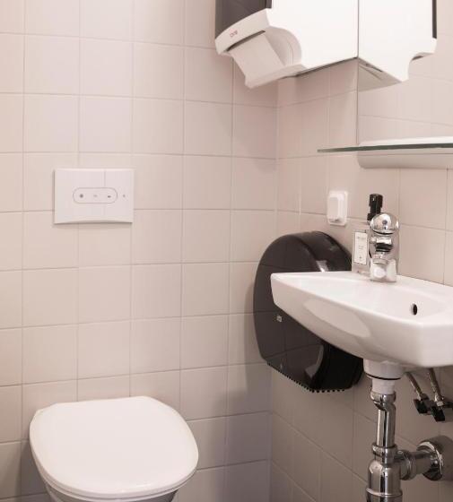 패밀리 룸 공용 욕실, Best Western Kom Hotel Stockholm
