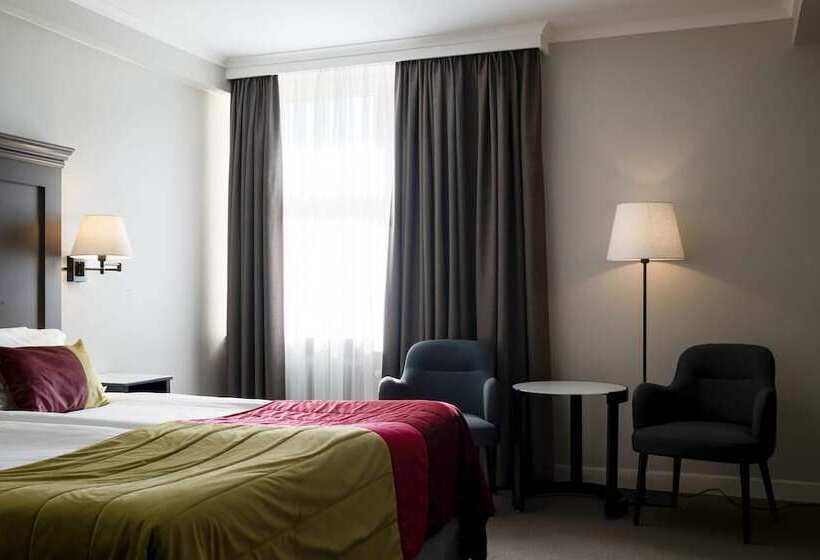 Superior Rum, Elite Stora Hotellet