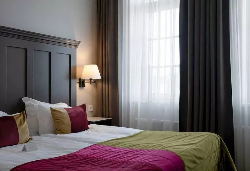 Superior Oda, Elite Stora Hotellet