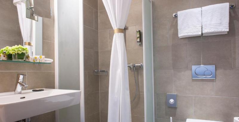 اتاق پریمیوم یک تخته, Krone Unterstrass