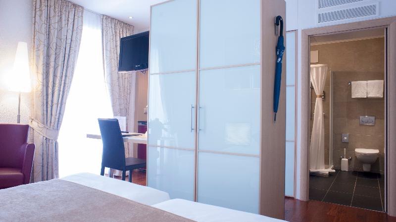 اتاق پرمیوم, Krone Unterstrass