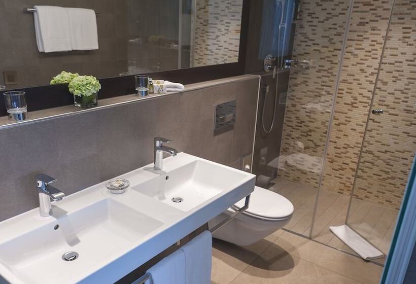 اتاق پرمیوم, Krone Unterstrass