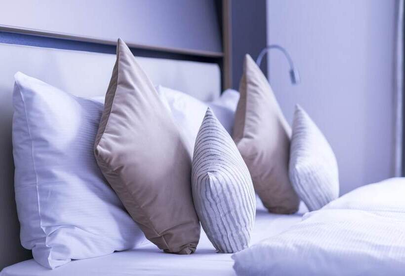 اتاق پرمیوم, Krone Unterstrass